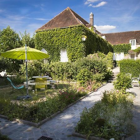 Aux Charmes De Maintenon Exterior foto