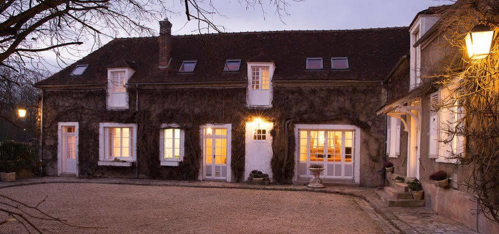 Aux Charmes De Maintenon Exterior foto